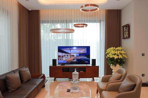 What landscaping ideas can enhance the beauty of your home swimming pool?